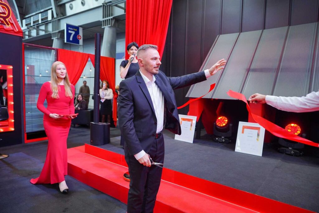 Premiera panelu dachowego na rąbek zatrzaskowy marki Regamet na targach Dach Forum 2026 w Kielcach